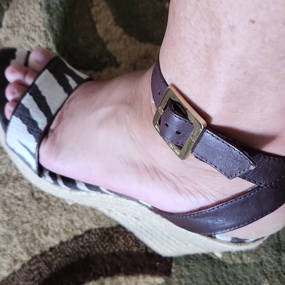 Michael kors Wedge ankle wrap zebra sandal - Picture 4 of 10
